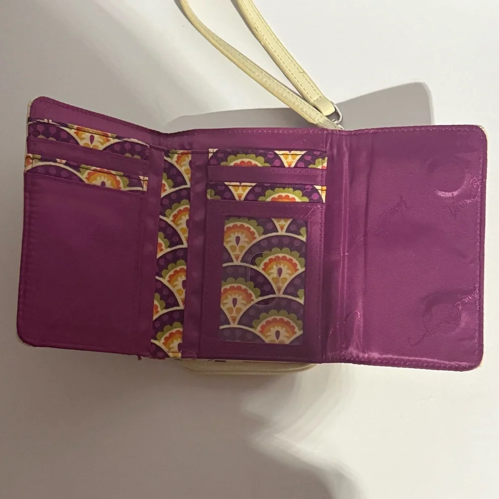 Vera Bradley Purple and Cream Quilted Wristlet,Wallet #PlumCrazy rare